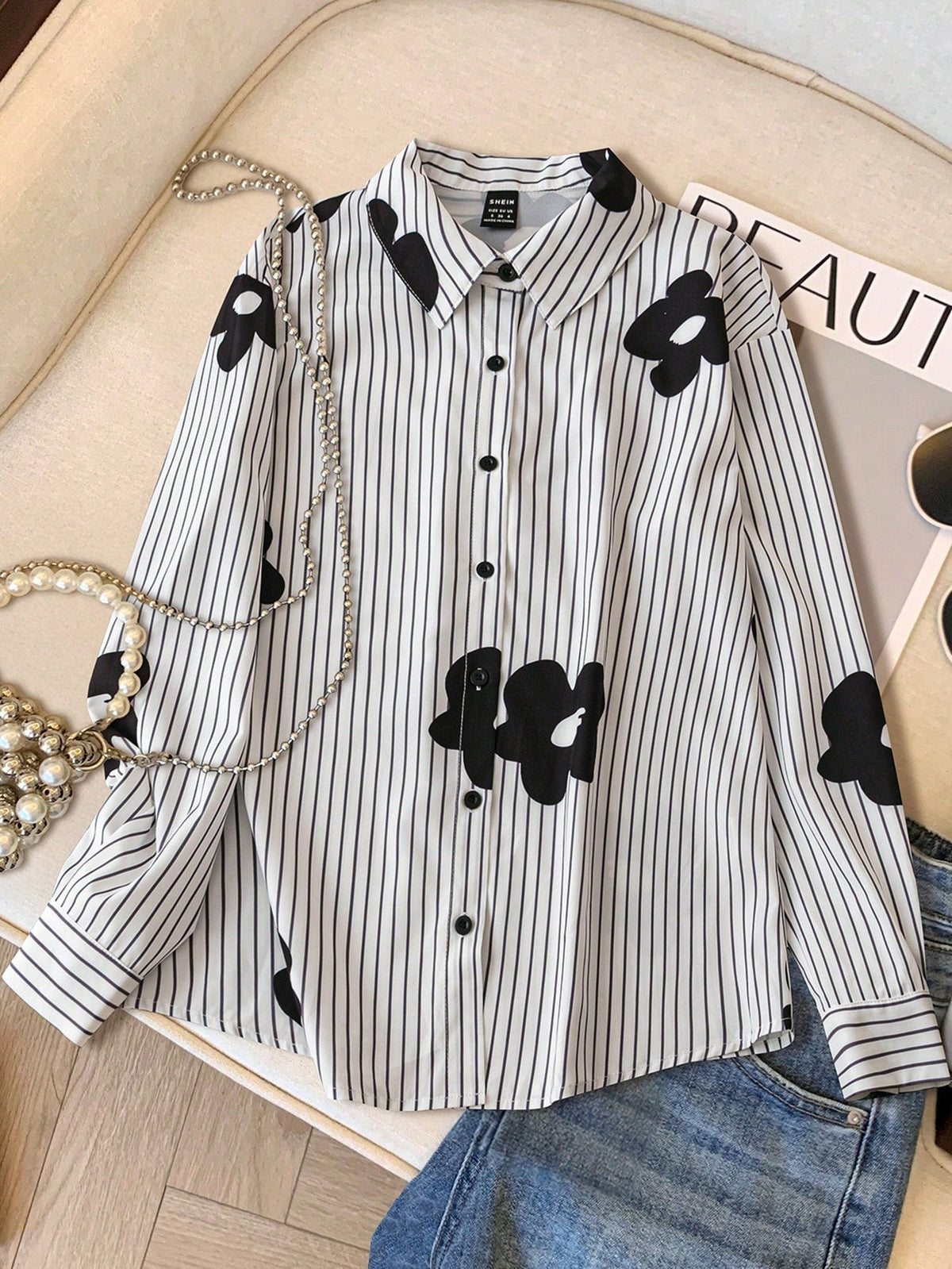 Camisa Listrada Com Flores